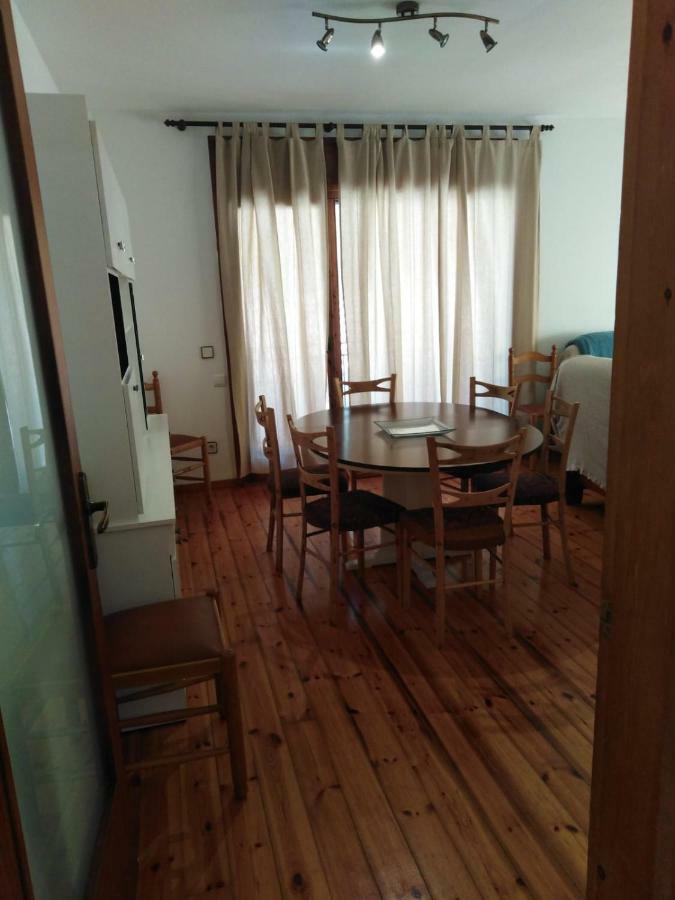 Pis Gran I Acollidor Amb Llar De Foc, A Apartment *