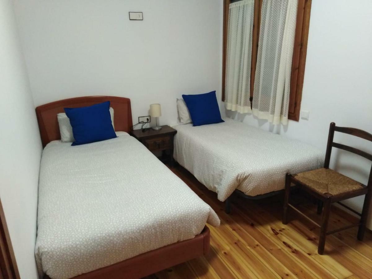 Pis Gran I Acollidor Amb Llar De Foc, A Apartment